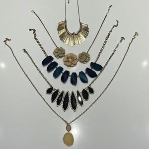 Pack of bulky necklaces (5 different necklaces included)